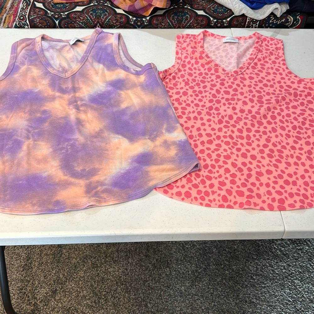 #354. 🪷Tie dye tank lot. Adrienne. Large